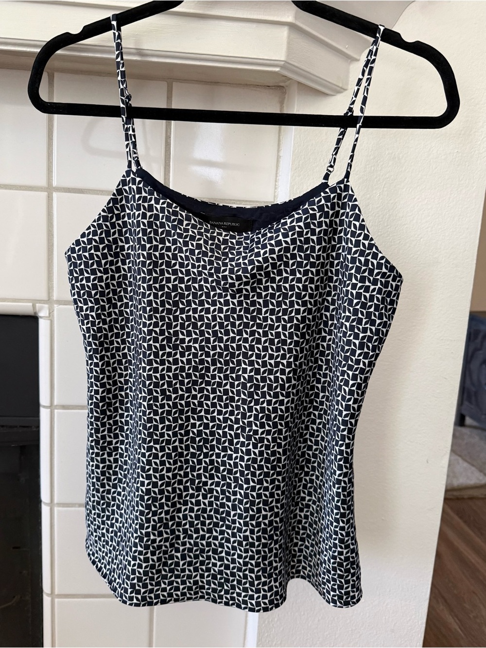 Women's Navy and White Geometric Print Camisole Tank Top Banana Republic